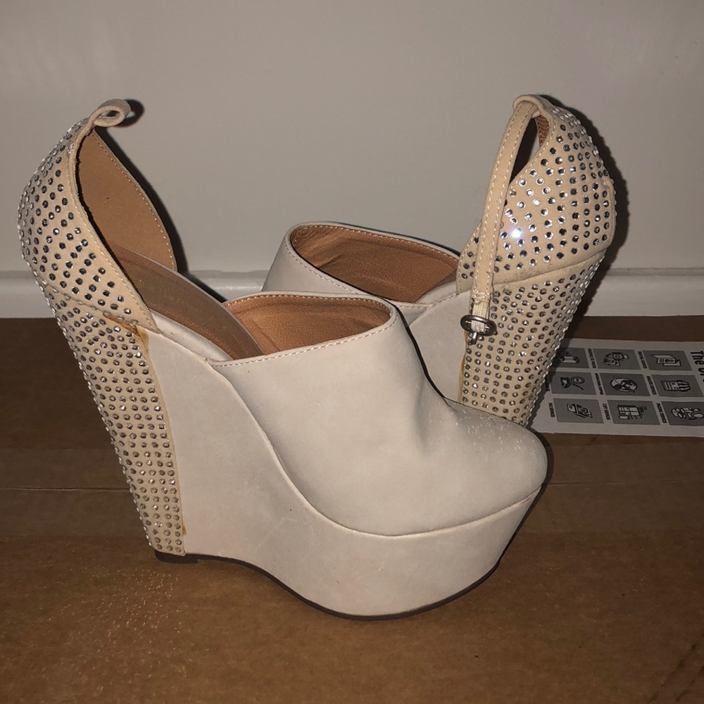 Glam wedge